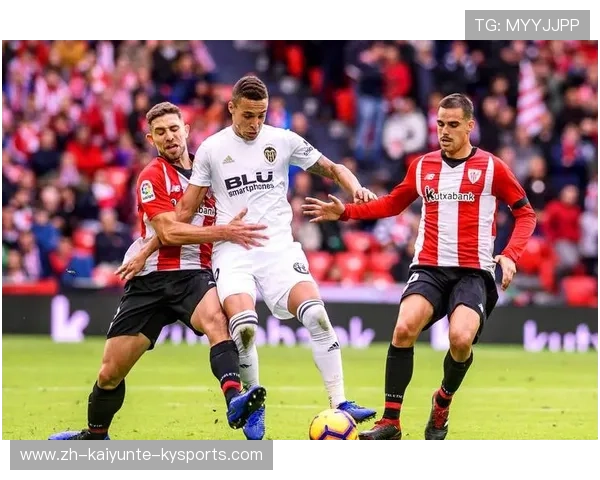 西甲赛程密集赛段对球员体能及战术部署影响研究 西甲赛程密集赛段对球员体能及战术部署影响研究